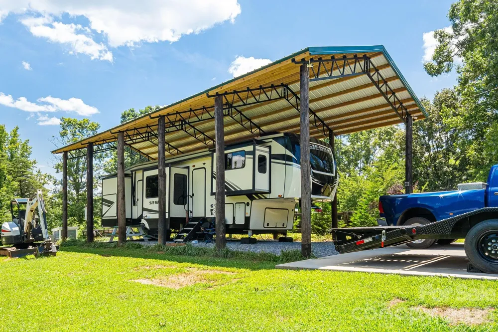 340 and 298 Apache Path Marion, NC 28752