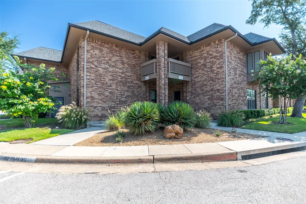 10660 Park Village Place #Unit C Dallas, TX 75230