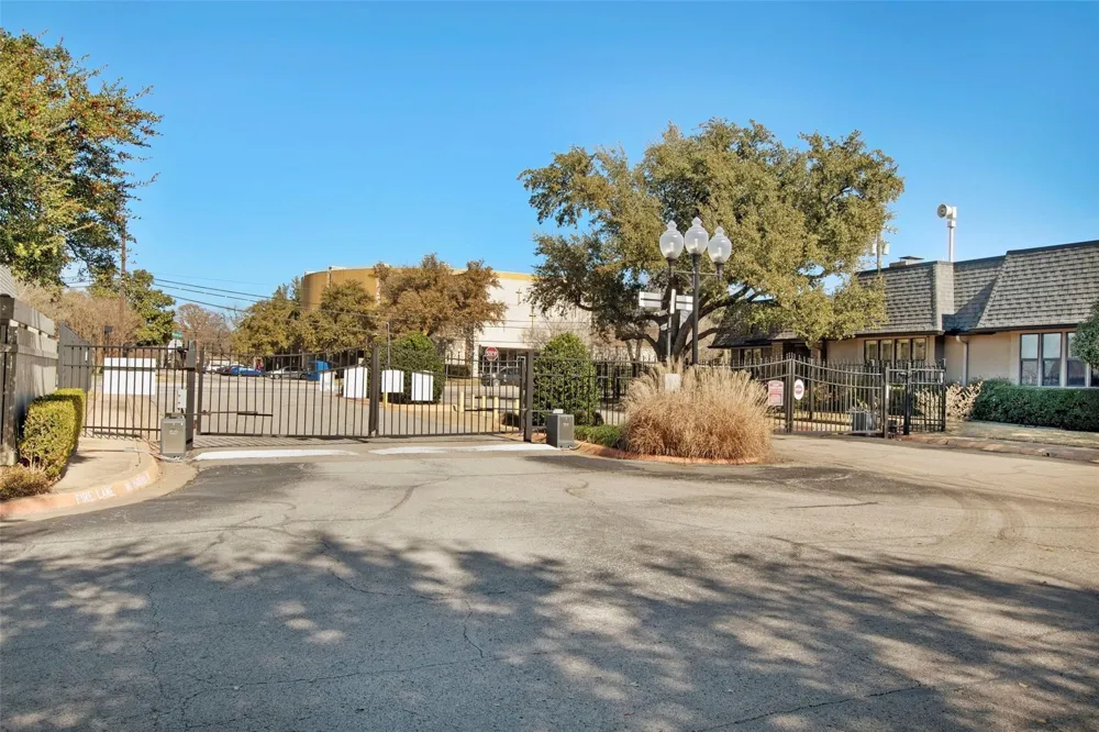10660 Park Village Place #Unit C Dallas, TX 75230
