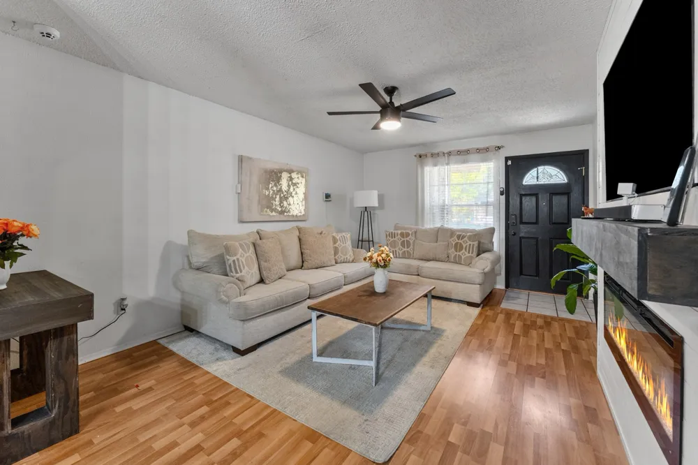 5732 Bonner Drive Haltom City, TX 76148