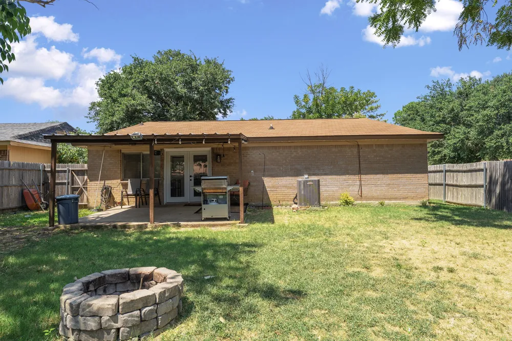 5732 Bonner Drive Haltom City, TX 76148
