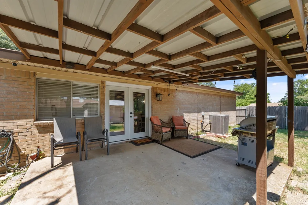 5732 Bonner Drive Haltom City, TX 76148