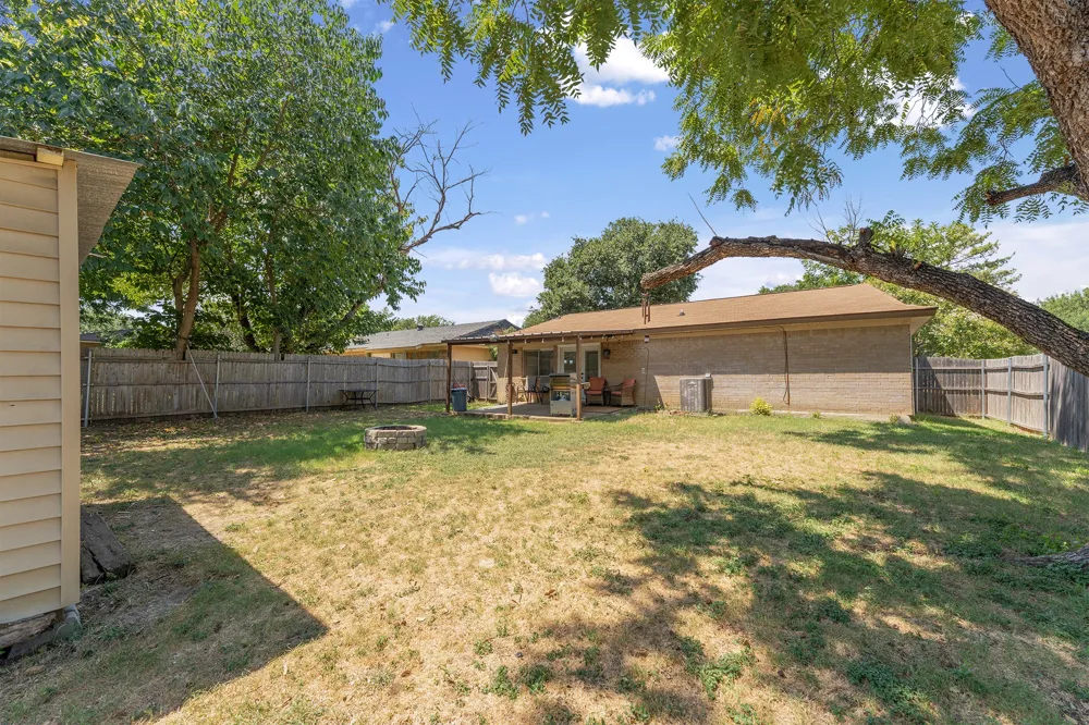 5732 Bonner Drive Haltom City, TX 76148