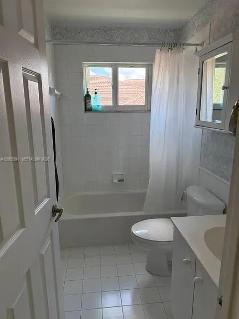 1092 SW 158th Ave Pembroke Pines, FL 33027