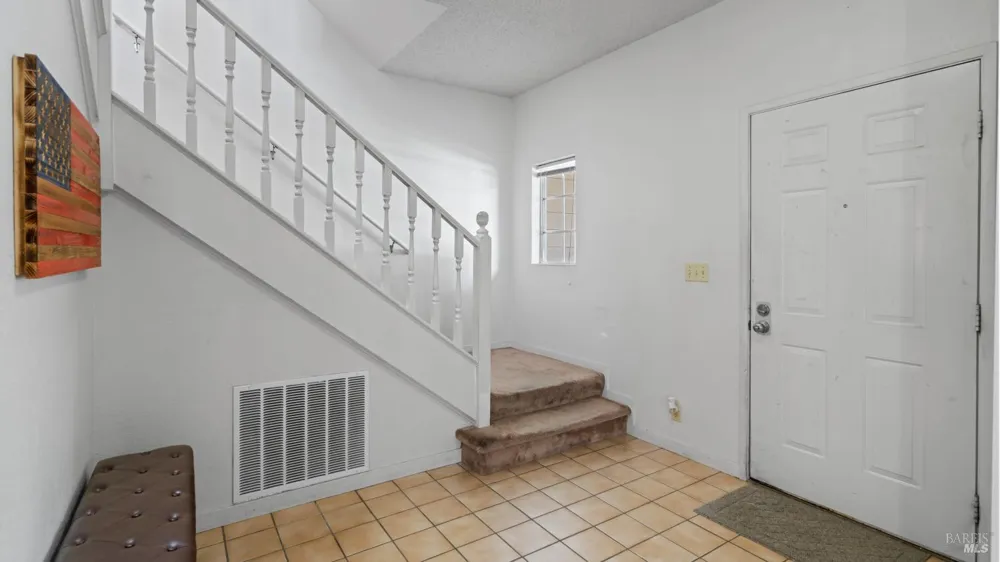 393 Limerick Way Vacaville, CA 95688