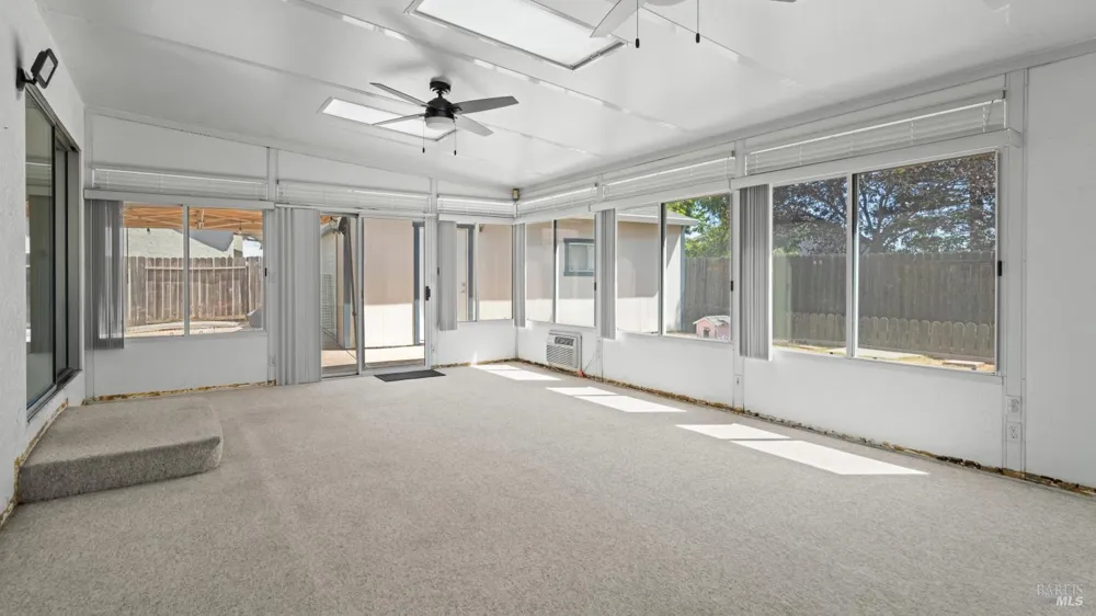 393 Limerick Way Vacaville, CA 95688