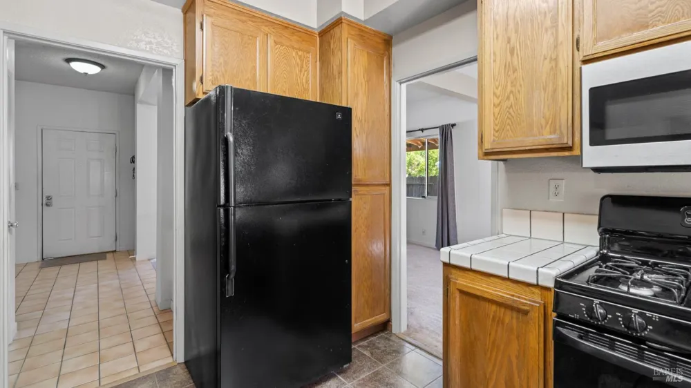 393 Limerick Way Vacaville, CA 95688