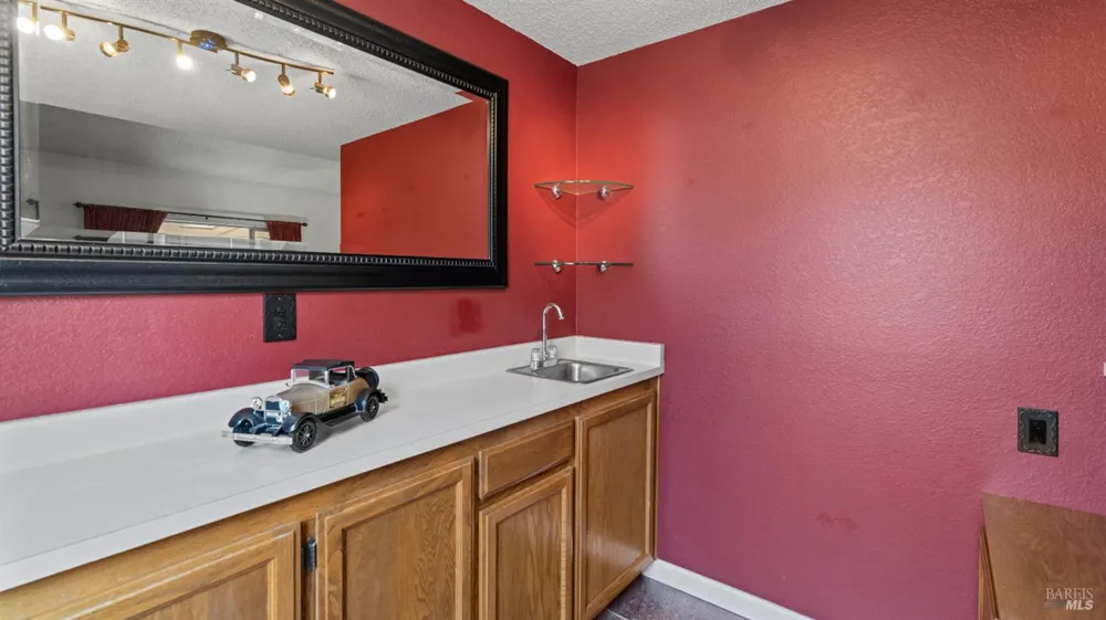 393 Limerick Way Vacaville, CA 95688