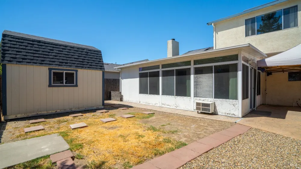 393 Limerick Way Vacaville, CA 95688