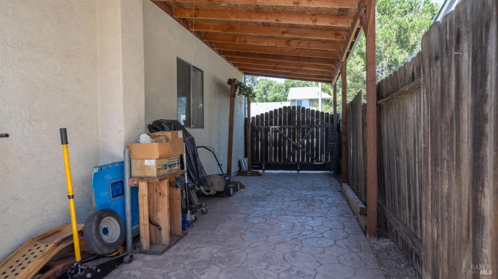 393 Limerick Way Vacaville, CA 95688