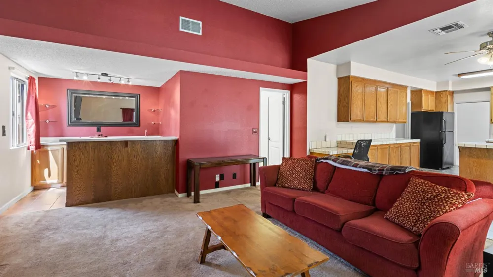 393 Limerick Way Vacaville, CA 95688