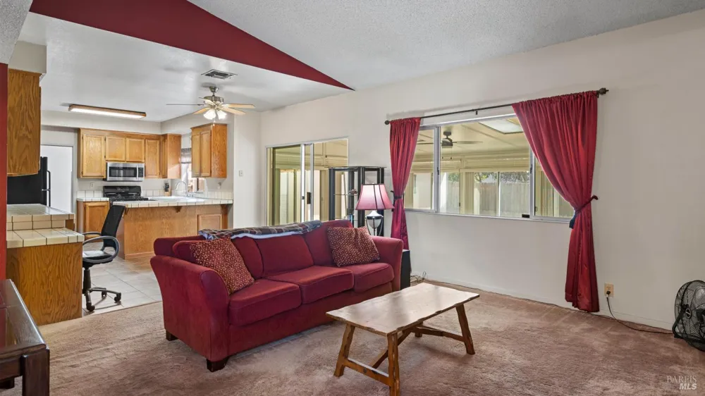 393 Limerick Way Vacaville, CA 95688
