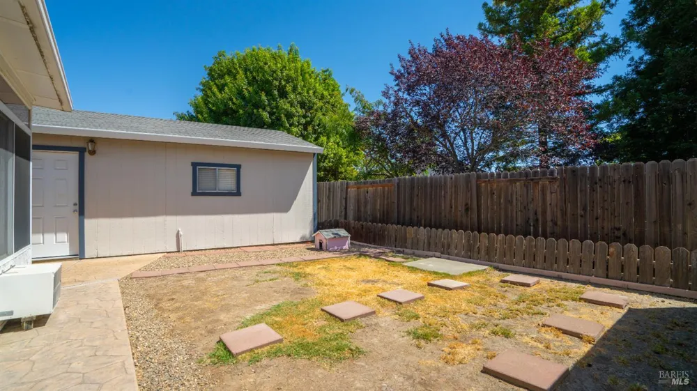 393 Limerick Way Vacaville, CA 95688