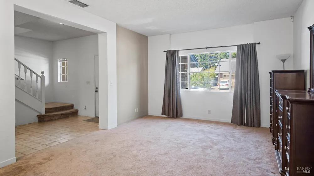 393 Limerick Way Vacaville, CA 95688