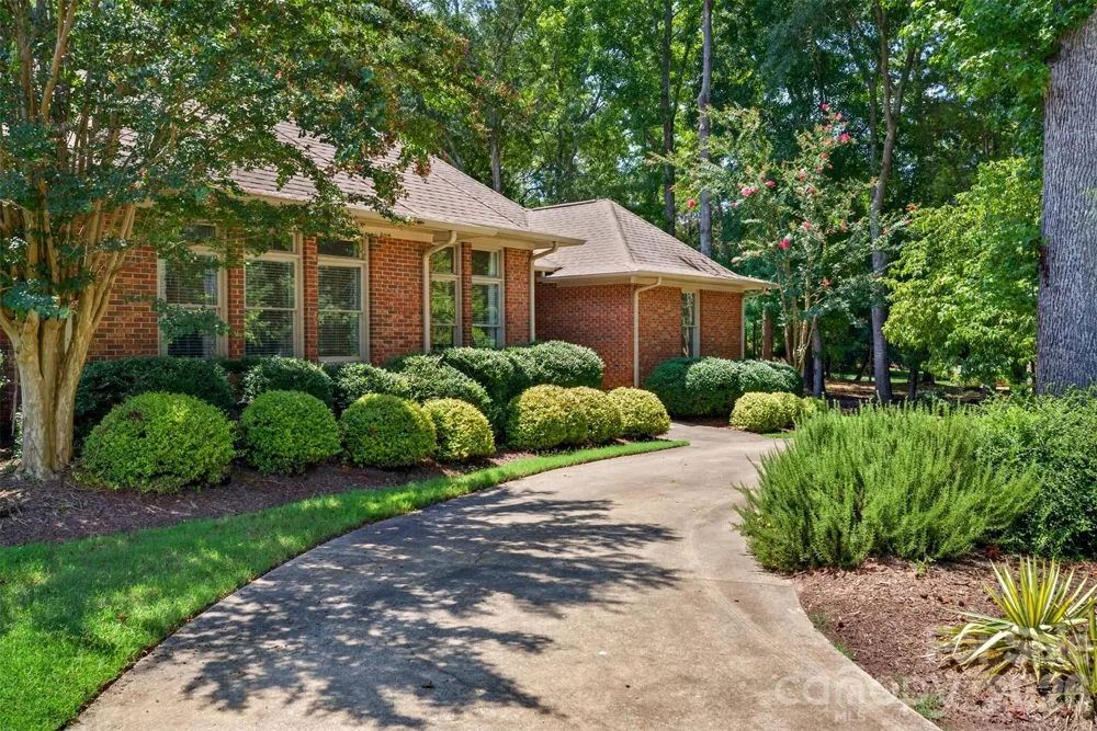 216 Muirfield Drive Spartanburg, SC 29306