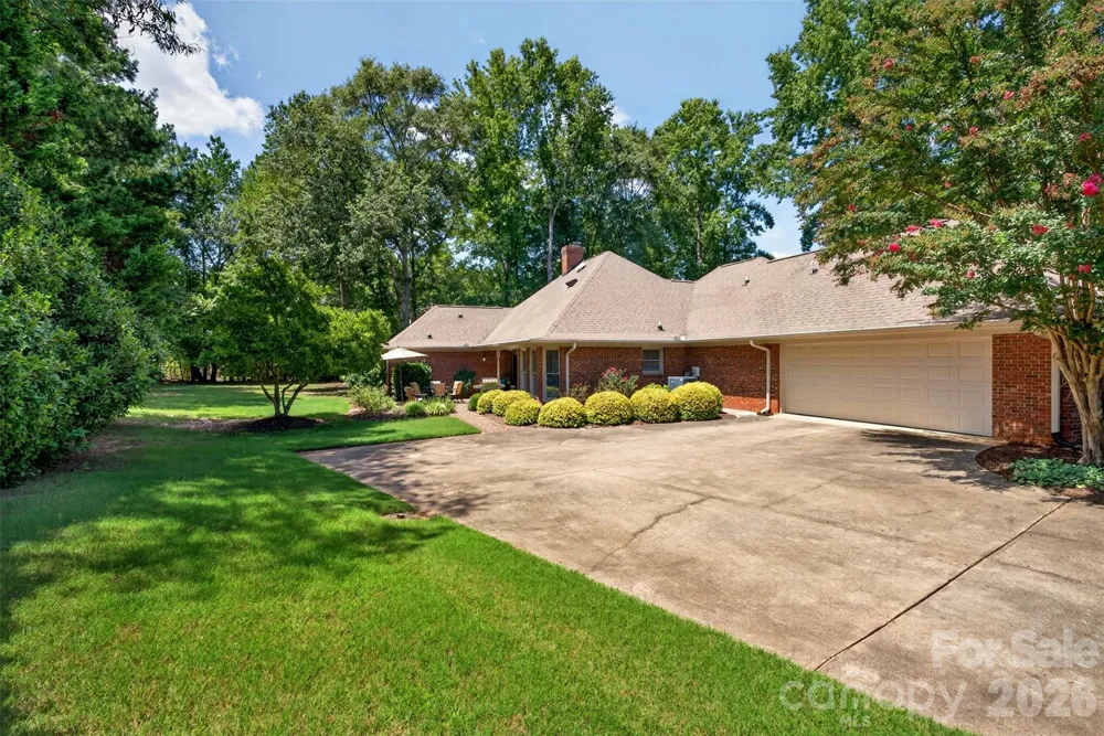 216 Muirfield Drive Spartanburg, SC 29306