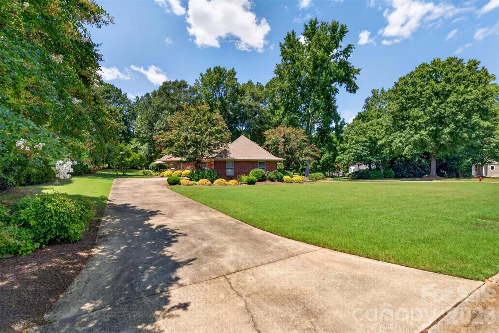 216 Muirfield Drive Spartanburg, SC 29306