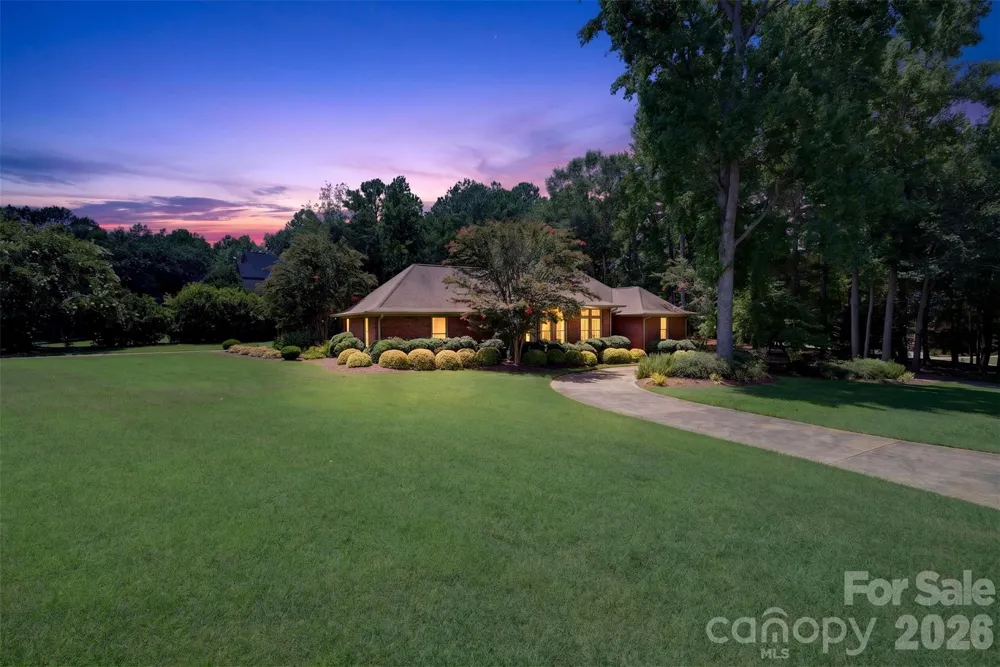 216 Muirfield Drive Spartanburg, SC 29306
