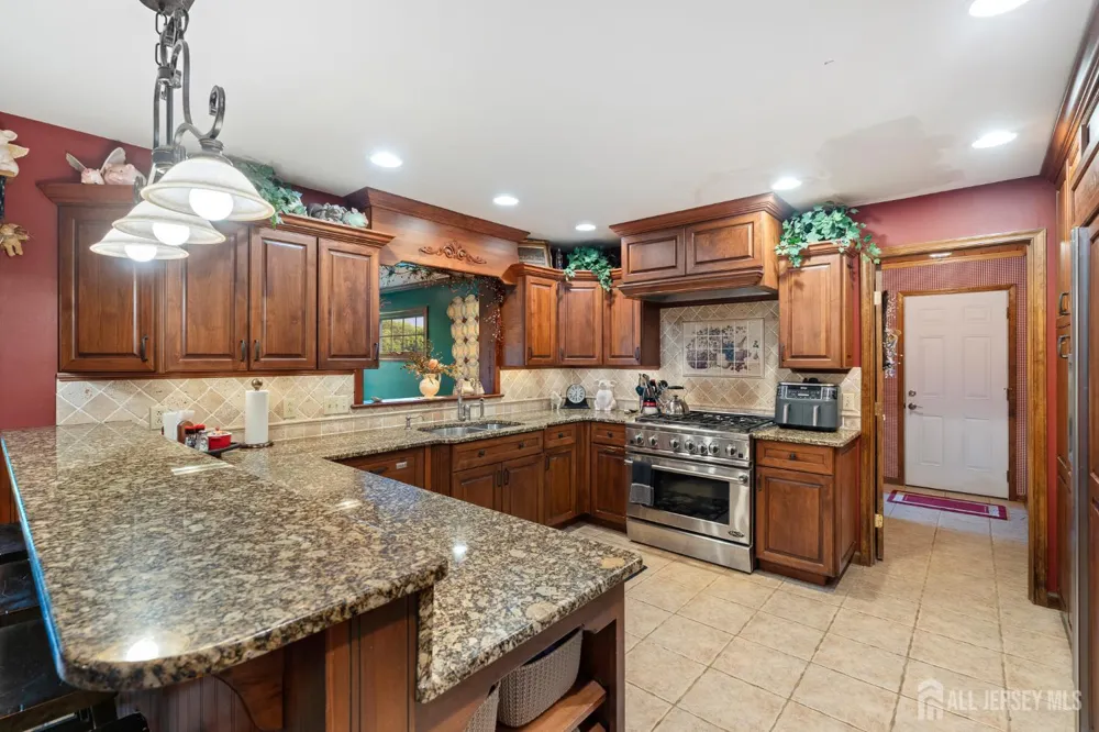 655 524 Route Allentown, NJ 08501