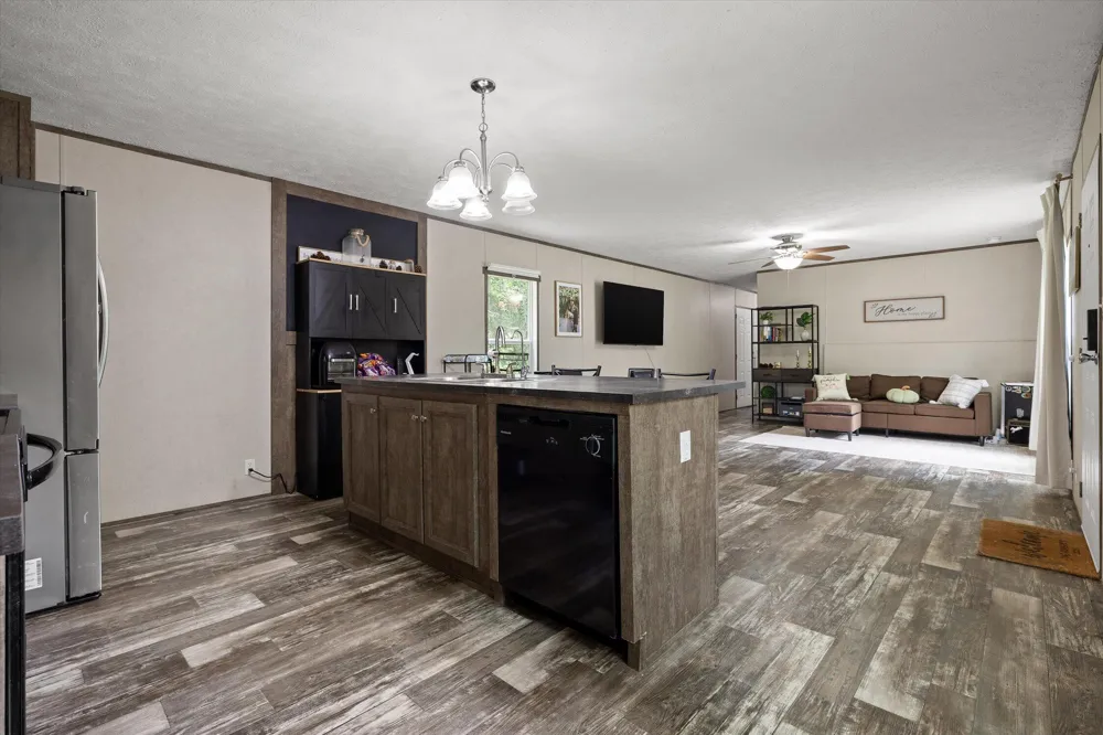 6183 Marie Lane Harrison, TN 37341