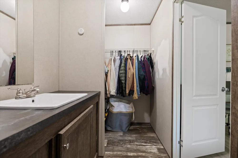 6183 Marie Lane Harrison, TN 37341