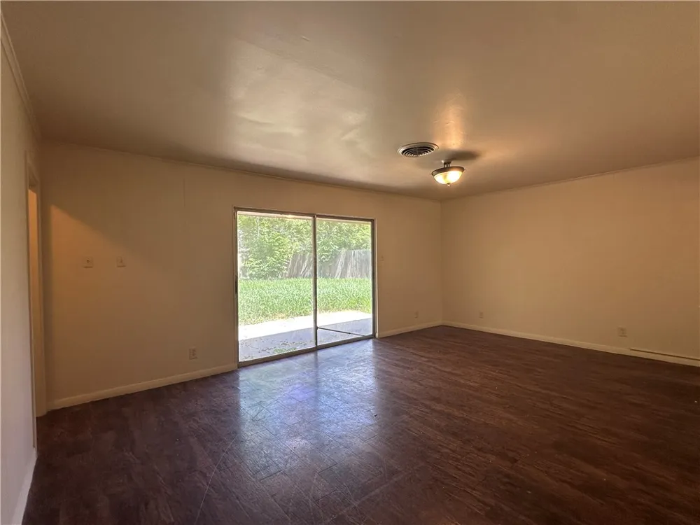 825 Crestview Drive Corpus Christi, TX 78412