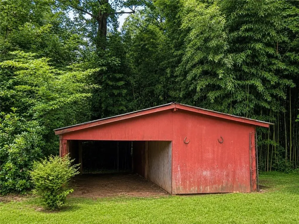 172 Raymond Carson Newnan, GA 30265