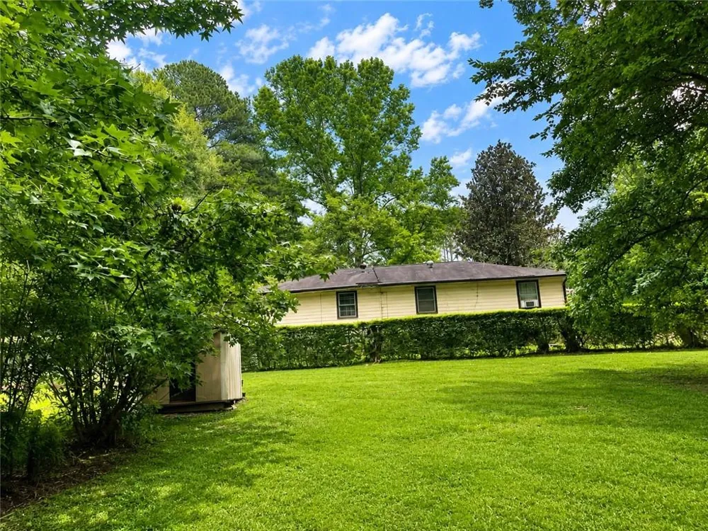 172 Raymond Carson Newnan, GA 30265