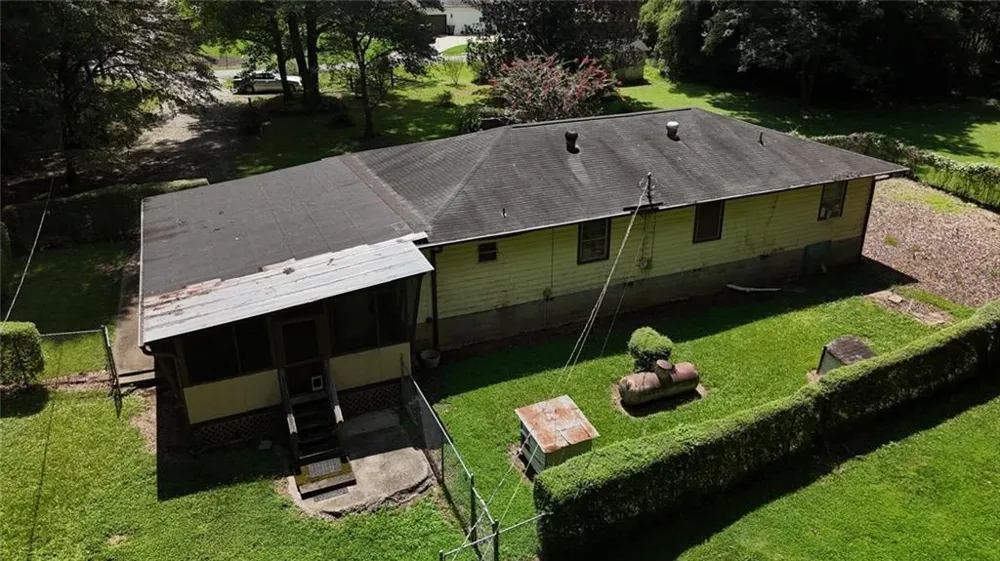 172 Raymond Carson Newnan, GA 30265