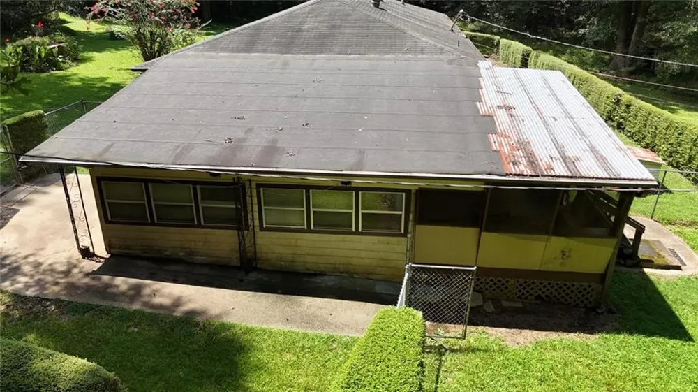 172 Raymond Carson Newnan, GA 30265