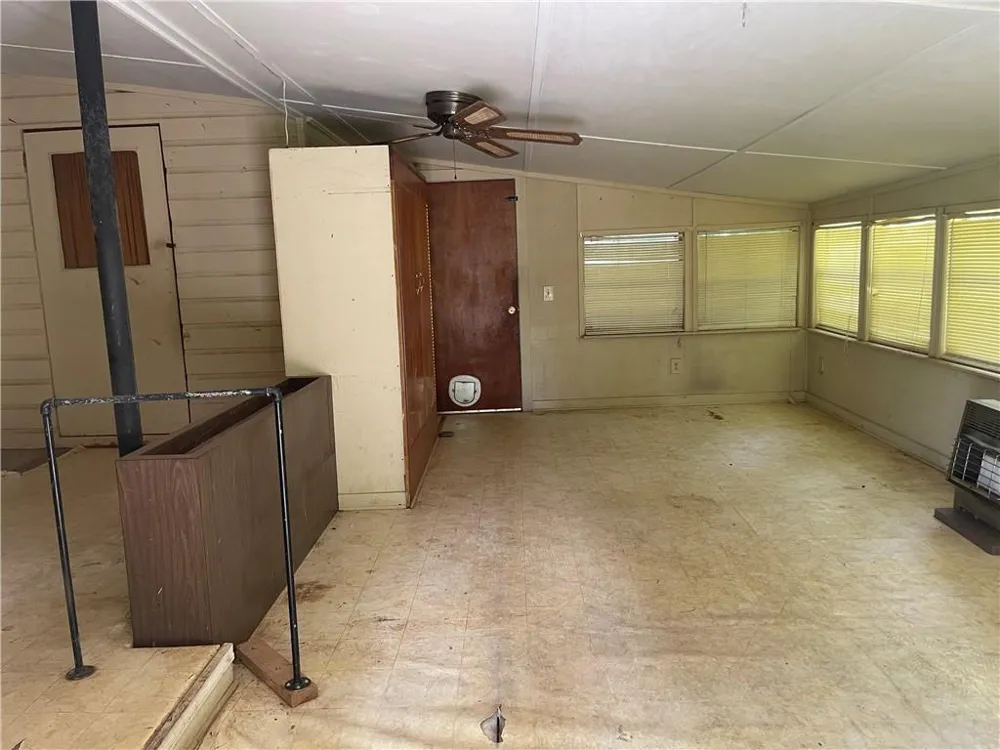 172 Raymond Carson Newnan, GA 30265