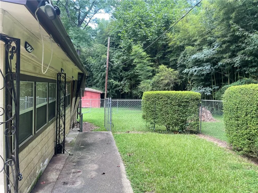 172 Raymond Carson Newnan, GA 30265