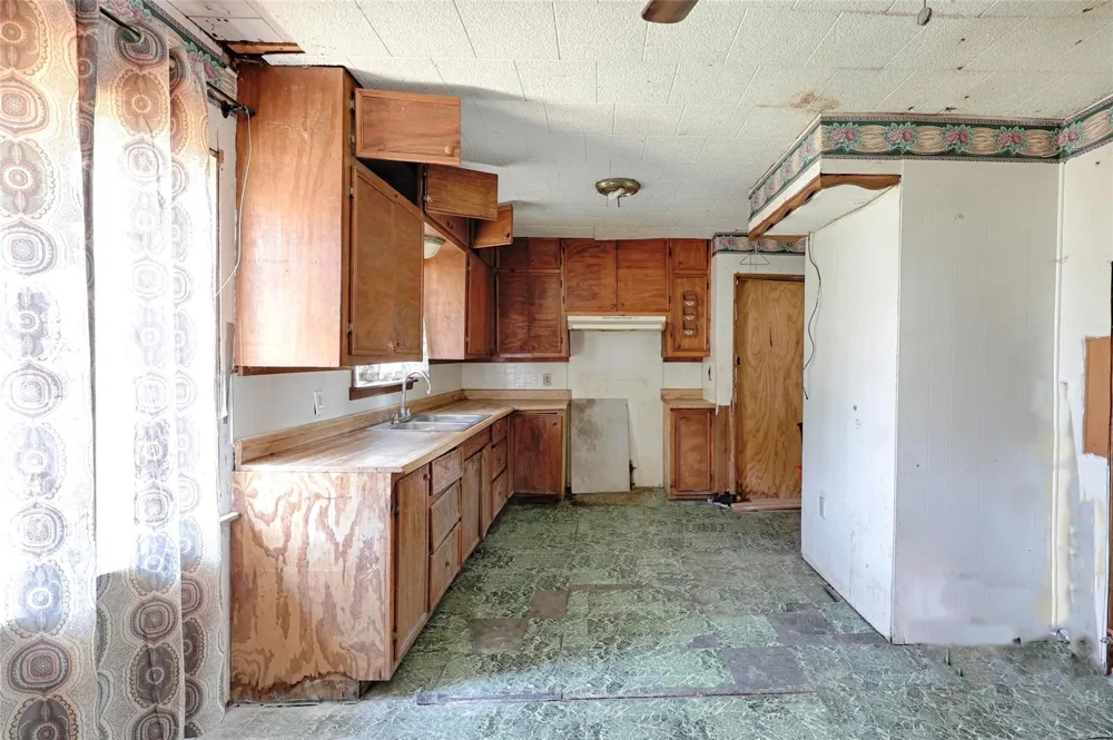 505 Kellett Avenue Schulenburg, TX 78956