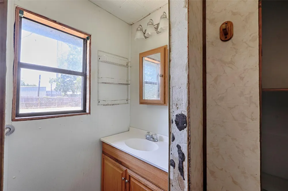 505 Kellett Avenue Schulenburg, TX 78956