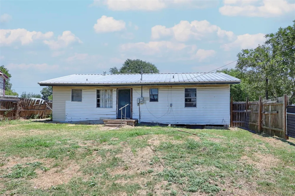 505 Kellett Avenue Schulenburg, TX 78956