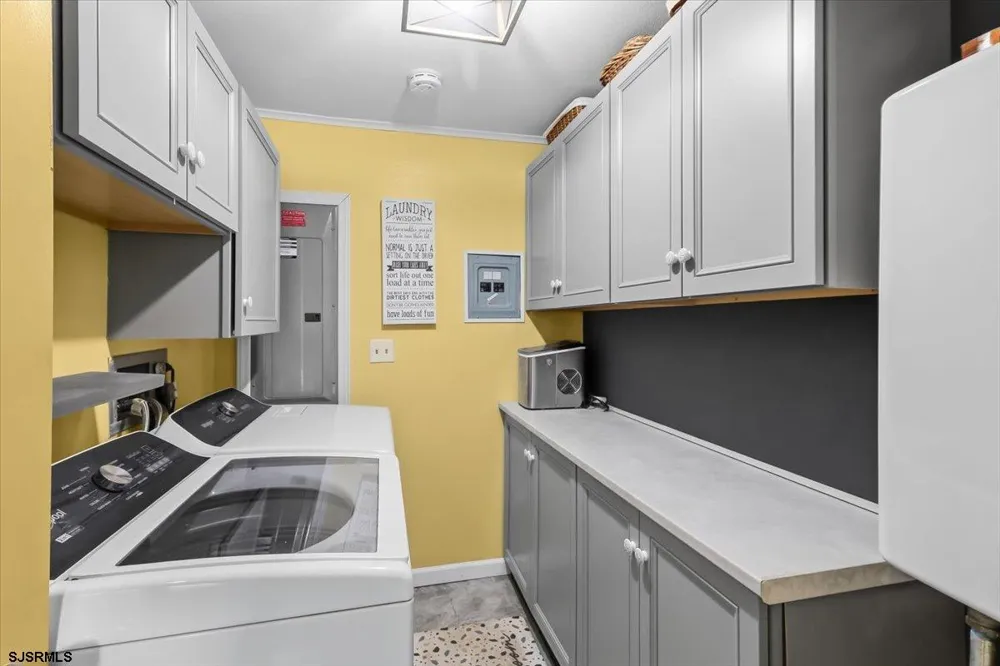 12 Ocean View Dr Ocean View, NJ 08230
