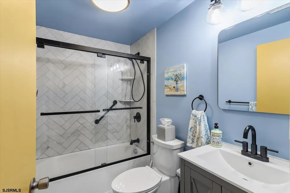 12 Ocean View Dr Ocean View, NJ 08230