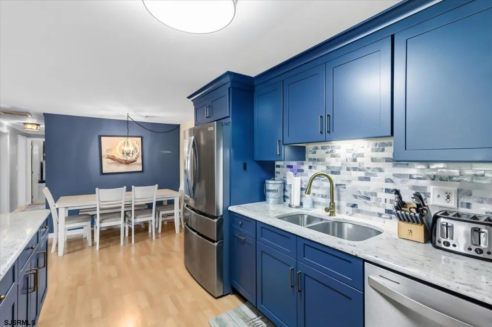 12 Ocean View Dr Ocean View, NJ 08230