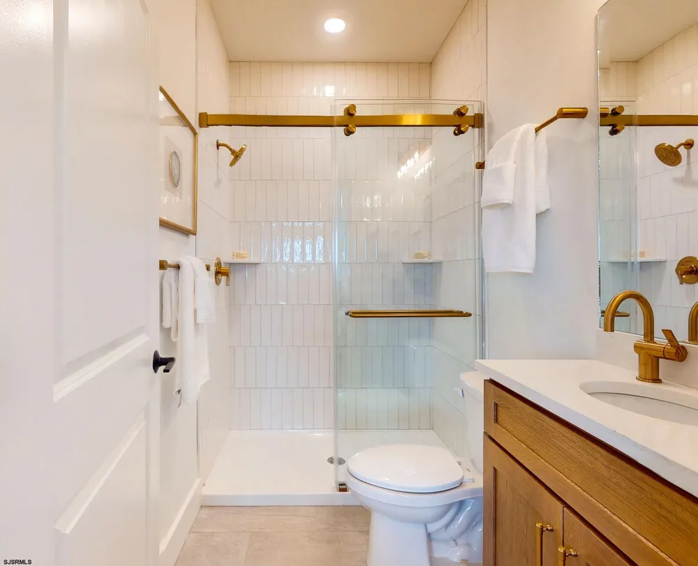 32 Creek View Ln Linwood, NJ 08221
