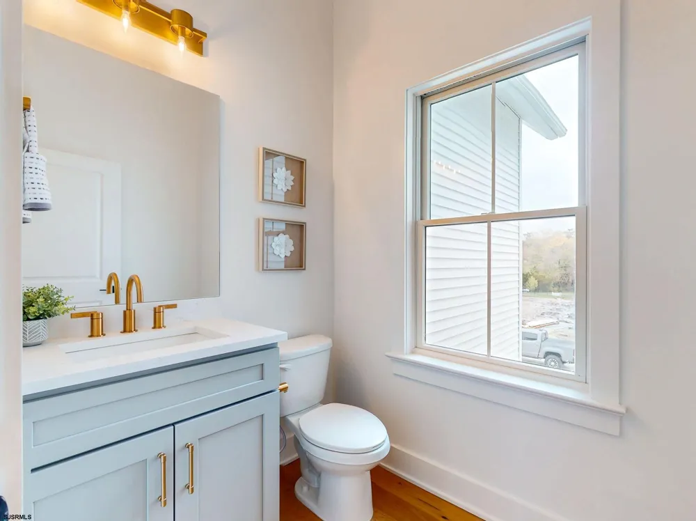 32 Creek View Ln Linwood, NJ 08221