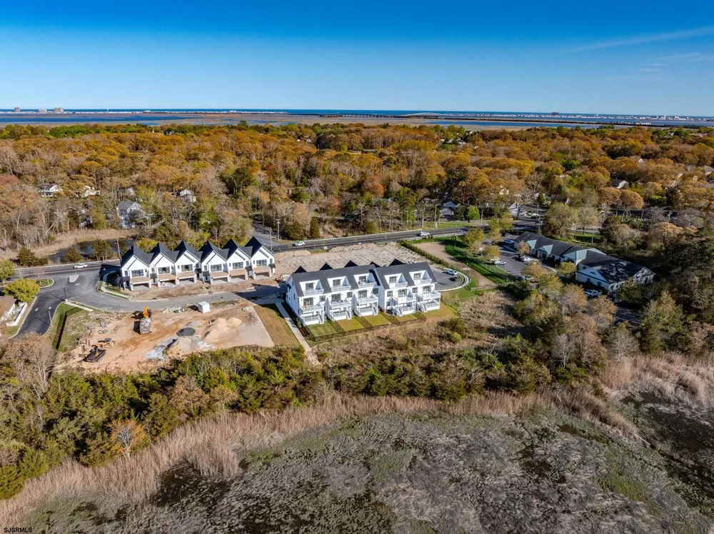 32 Creek View Ln Linwood, NJ 08221