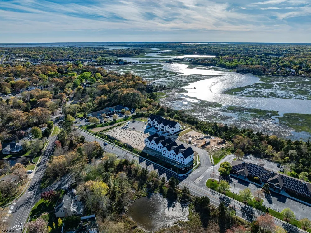 32 Creek View Ln Linwood, NJ 08221