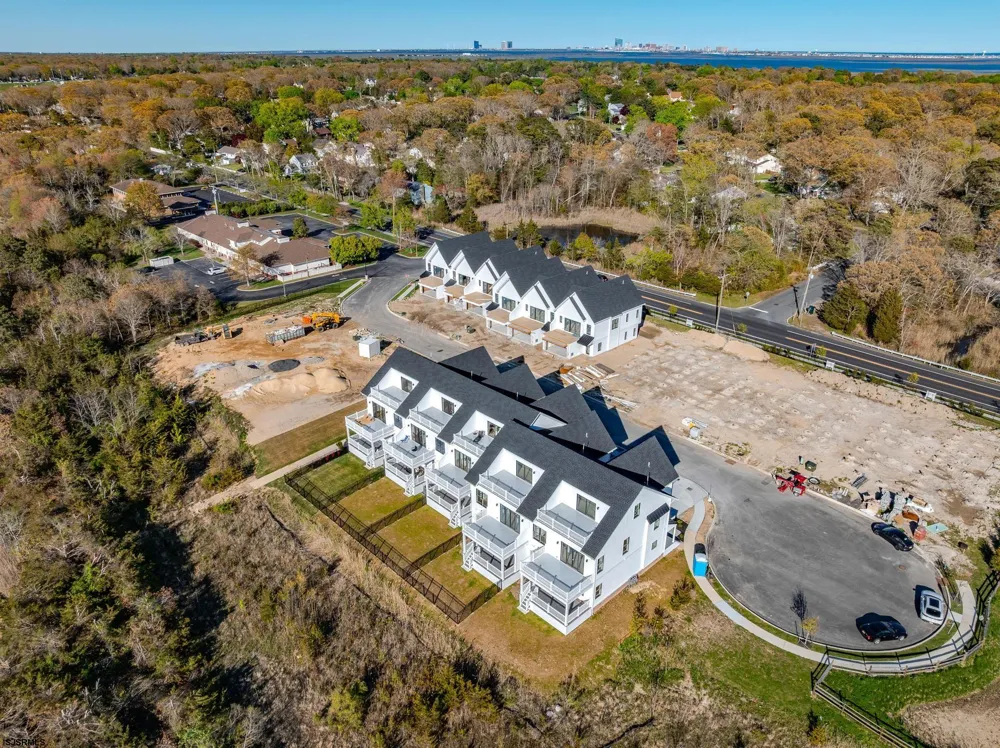 18 Creek View Ln Linwood, NJ 08221