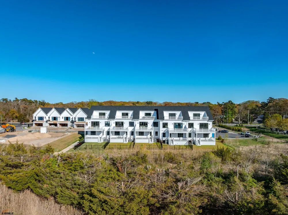 18 Creek View Ln Linwood, NJ 08221