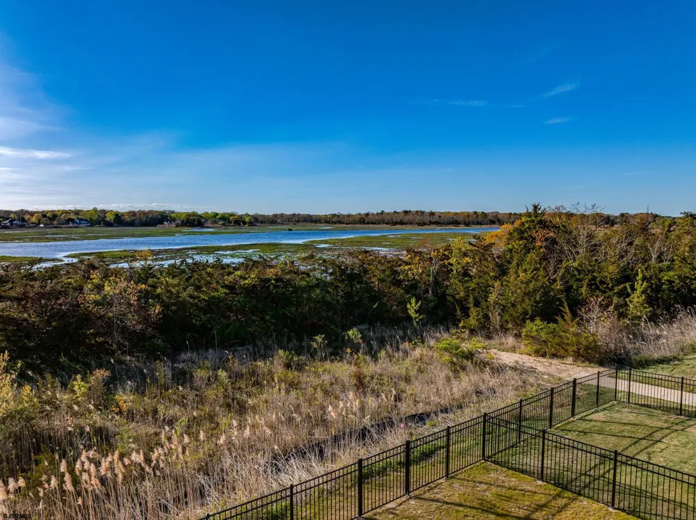 18 Creek View Ln Linwood, NJ 08221
