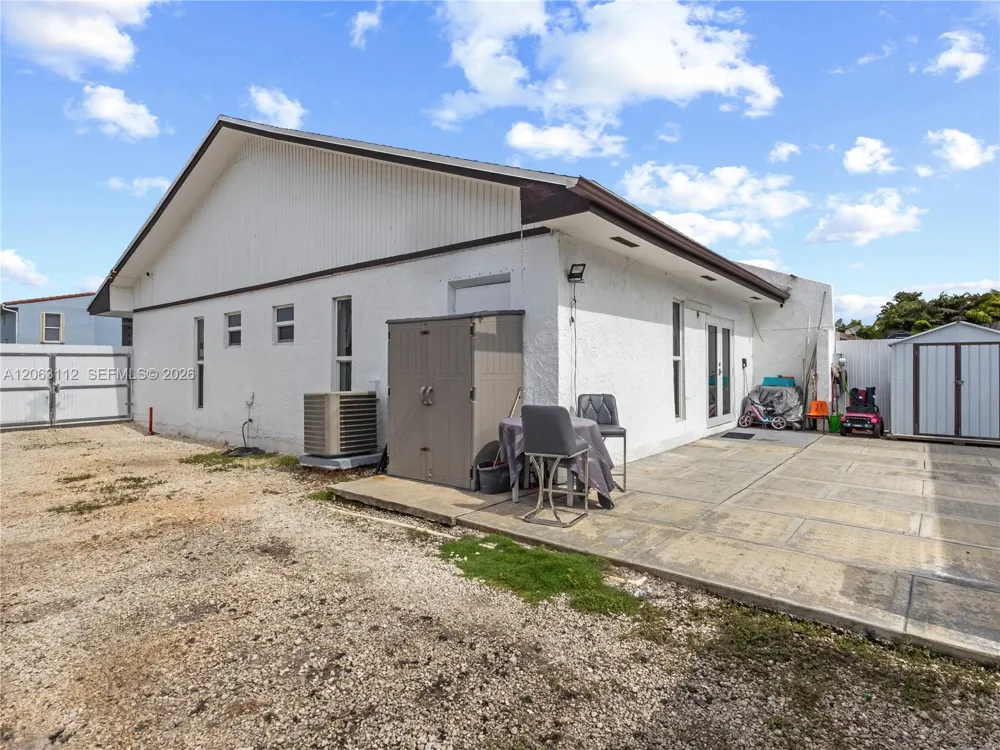 165 SW 113th Ct Sweetwater, FL 33174