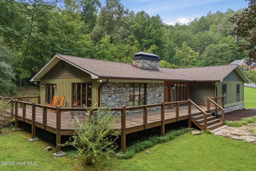 239 Woodland Heights Robbinsville, NC 28771