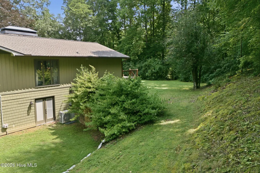 239 Woodland Heights Robbinsville, NC 28771