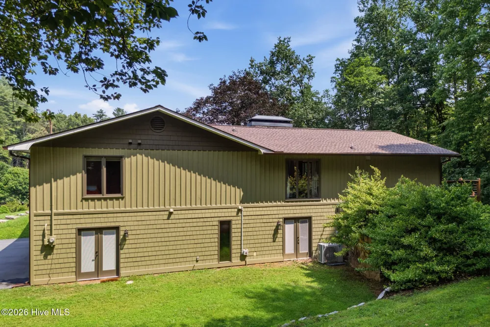 239 Woodland Heights Robbinsville, NC 28771