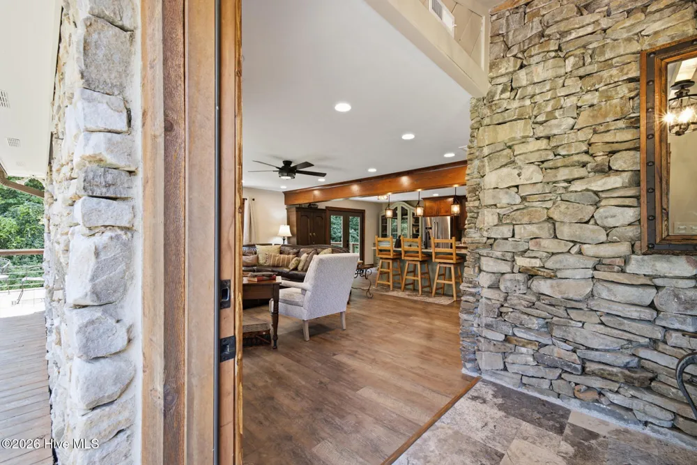 239 Woodland Heights Robbinsville, NC 28771